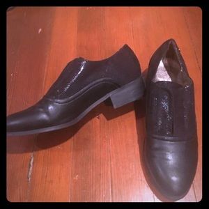 Crown Black Women’s Tuxedo shoe
